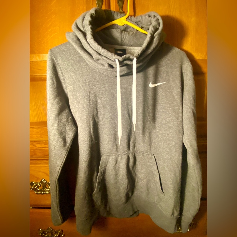 Nike grey 
Size medium